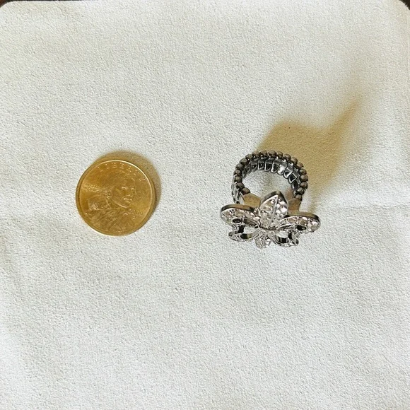 💍Cobalt Fleur-de-Lis Ring with Crystals One Size NWOT - Picture 7 of 7